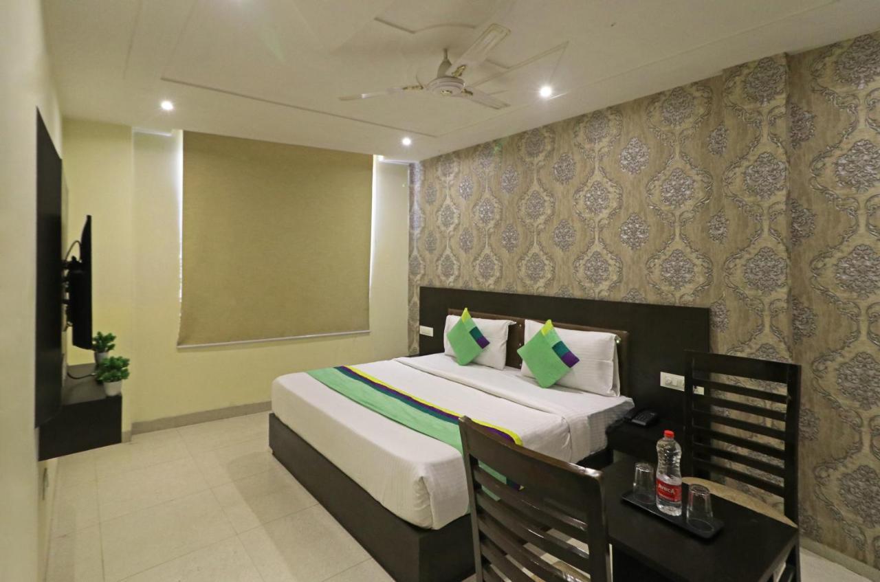 Hotel Paragon Suites New Delhi Exterior foto
