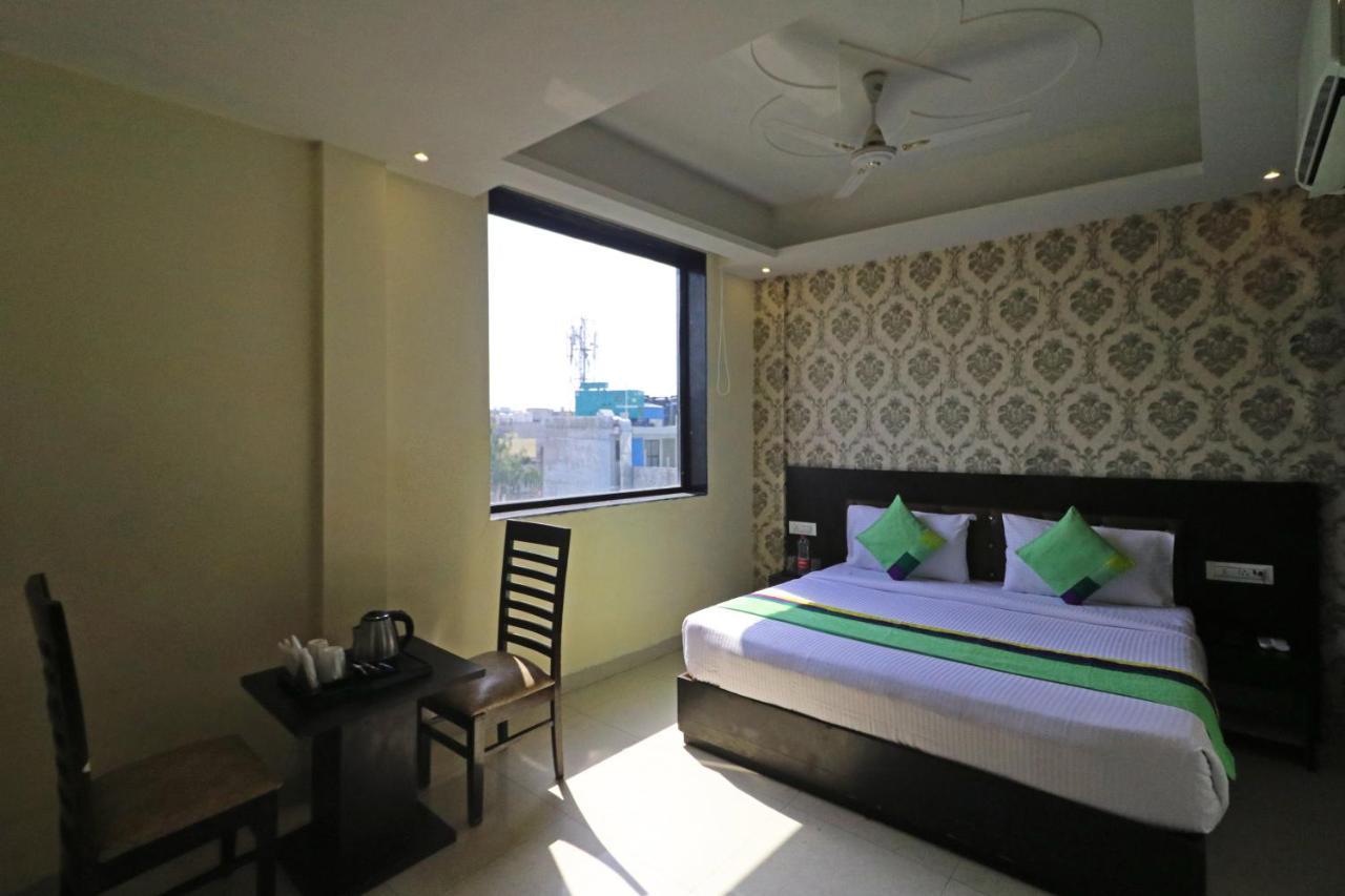 Hotel Paragon Suites New Delhi Exterior foto