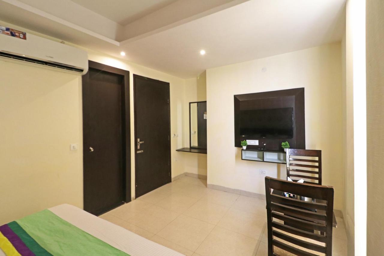 Hotel Paragon Suites New Delhi Exterior foto