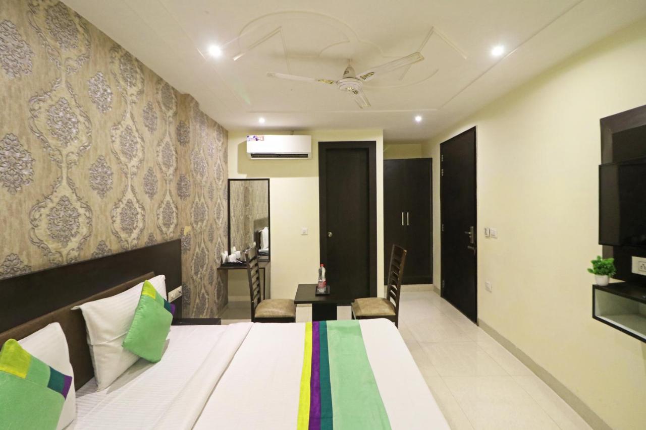Hotel Paragon Suites New Delhi Exterior foto