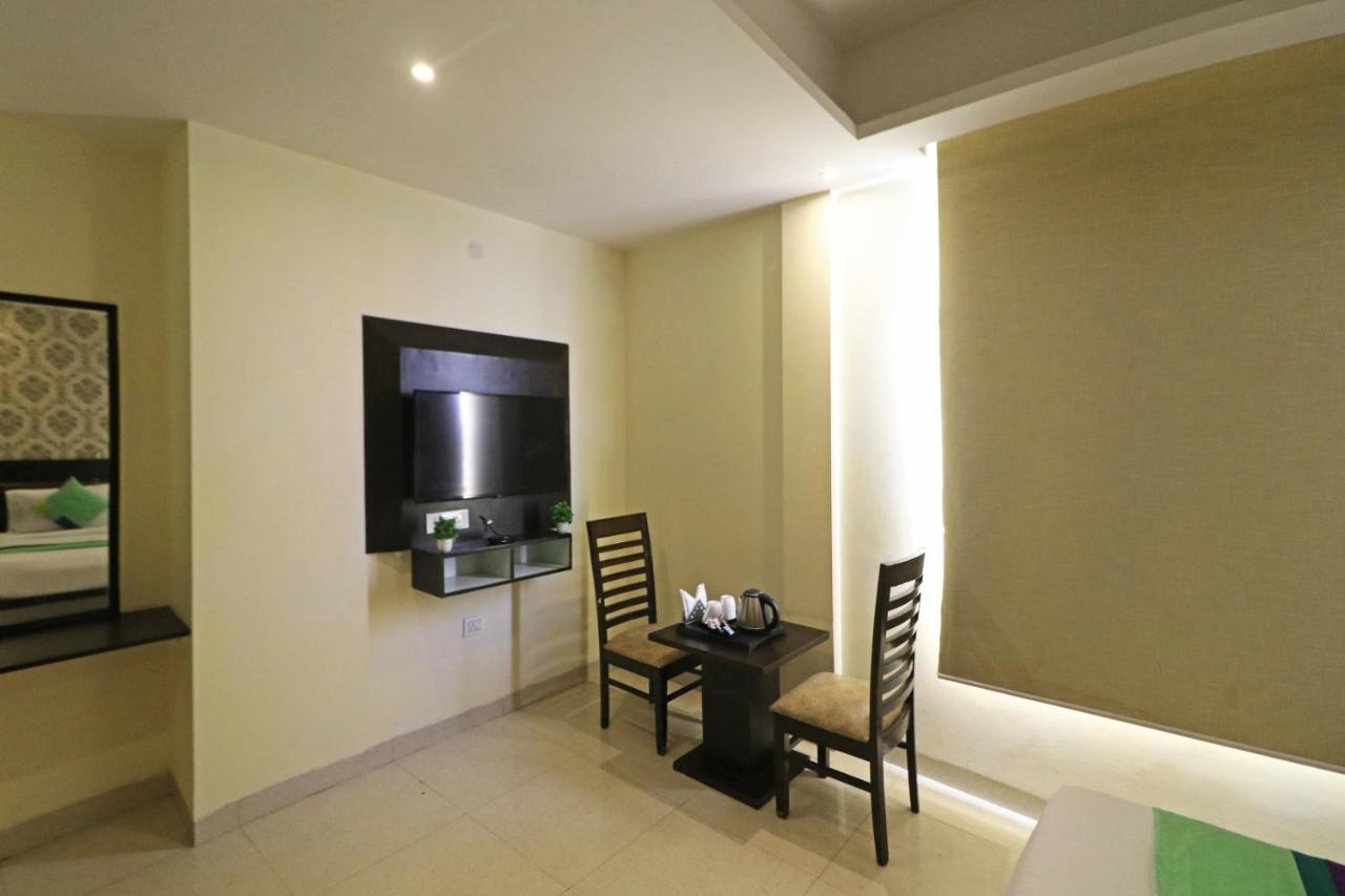 Hotel Paragon Suites New Delhi Exterior foto